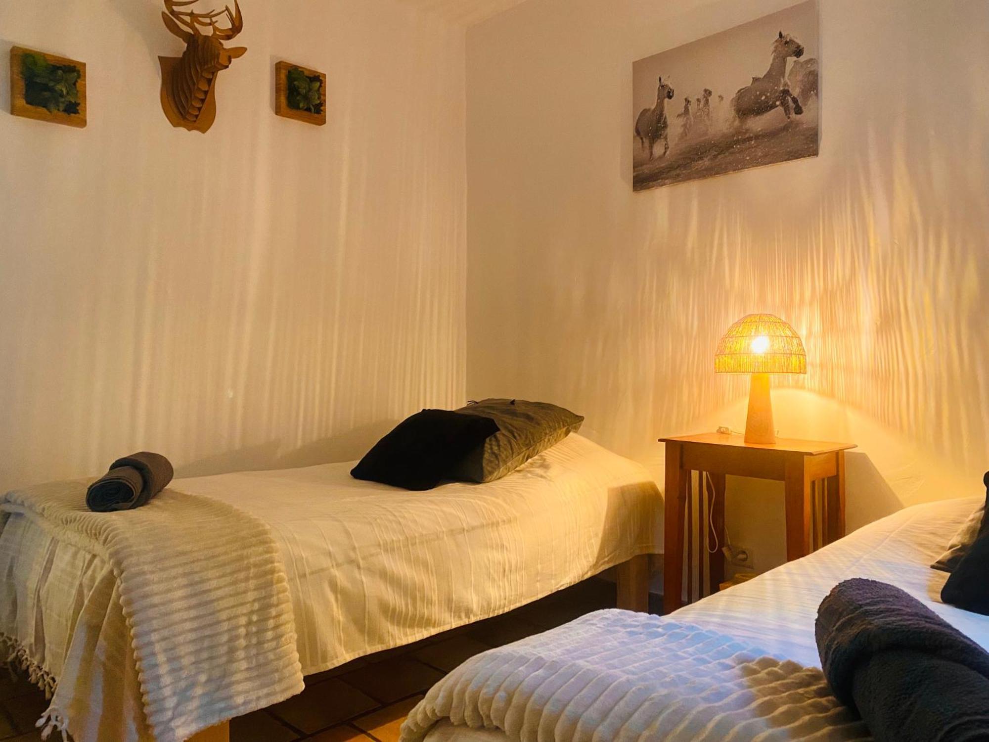 La Pitchoune : Gite Aux Pieds Des Alpilles Mouries Ngoại thất bức ảnh